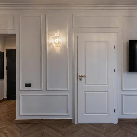 The Episode - Jacuzzi Penthouses *