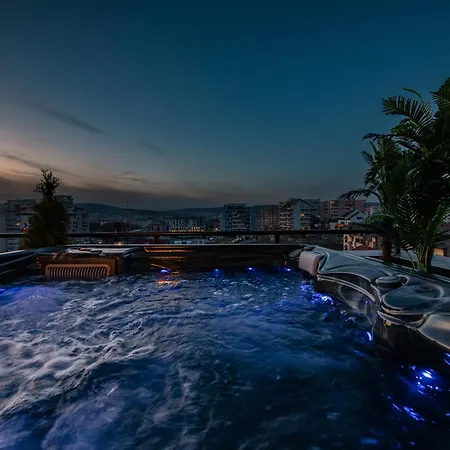The Episode - Jacuzzi Penthouses Apartment *