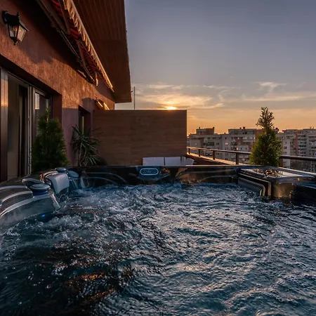 The Episode - Jacuzzi Penthouses *