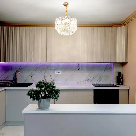 The Episode - Jacuzzi Penthouses