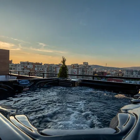 The Episode - Jacuzzi Penthouses Apartament