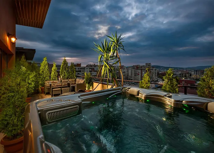 The Episode - Jacuzzi Penthouses *