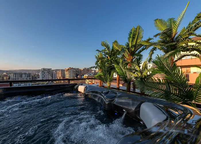 The Episode - Jacuzzi Penthouses