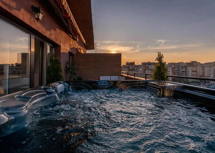 The Episode - Jacuzzi Penthouses *