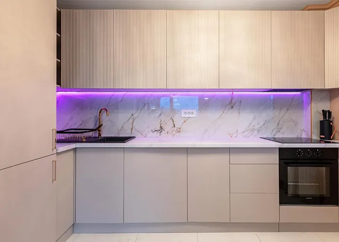 The Episode - Jacuzzi Penthouses